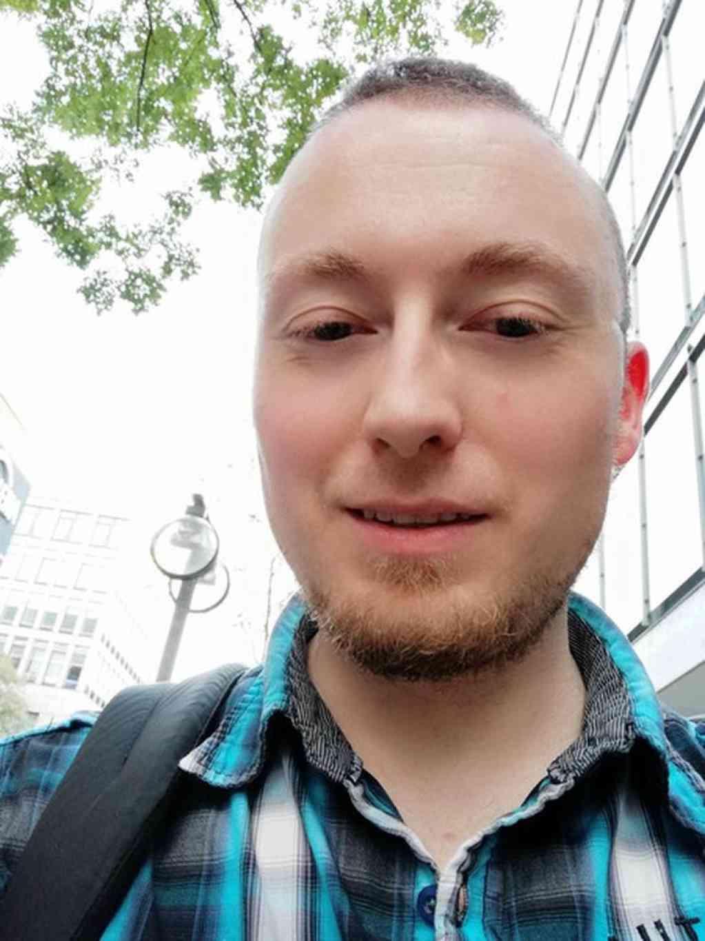 Jonas, 28
