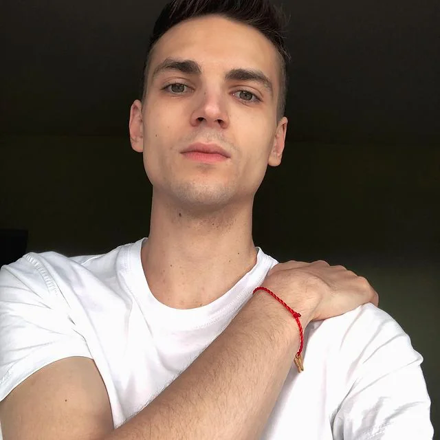 Leon, 28