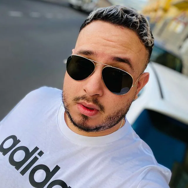 Robert, 31